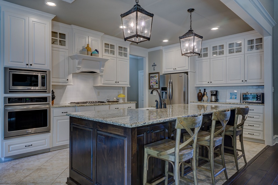 Read more about the article The Ultimate Guide to Selecting Countertops for Your Kitchen Renovation
